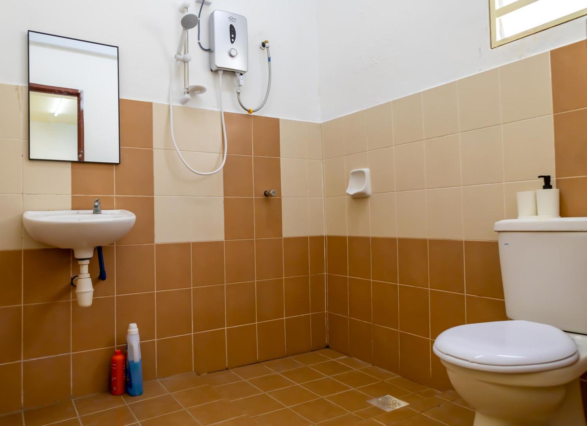 Adno Homestay#4br#batu Kawan#bandar Cassia,penang Simpang Ampat (Penang)